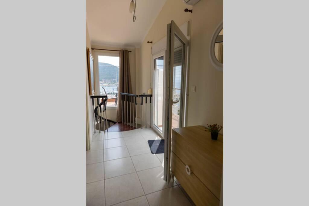 Port View House-Comfy Family Apartment-Panoramic View Néa Péramos Extérieur photo